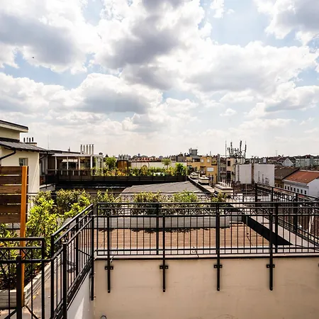 Artsy Loft Downtown 2