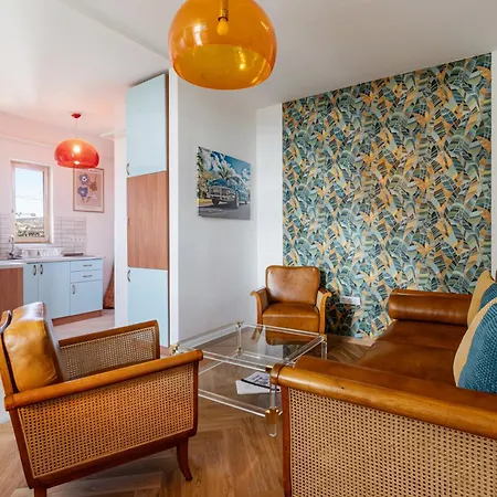 Artsy Loft Downtown 2 Апартаменты *