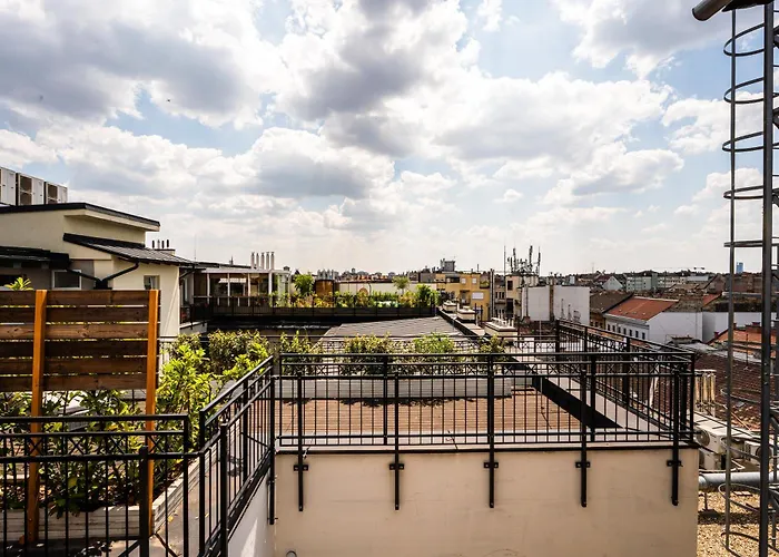 Artsy Loft Downtown 2