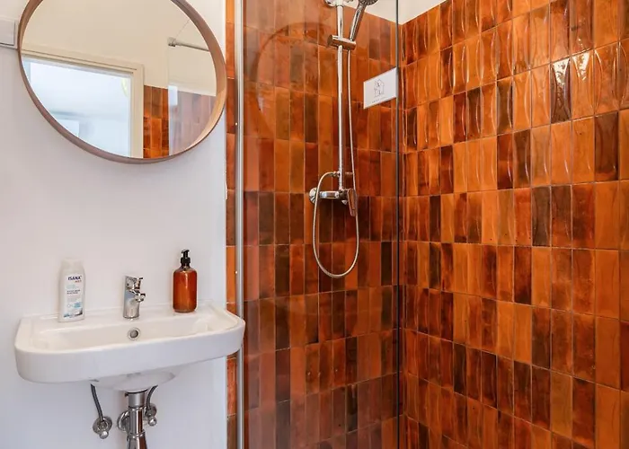 Artsy Loft Downtown 2