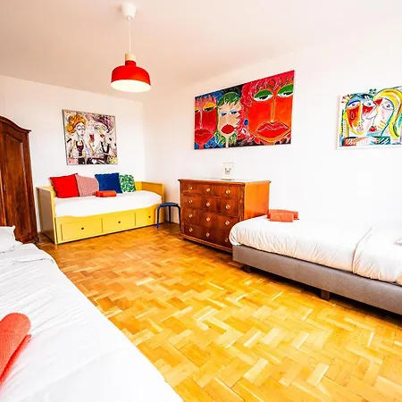 Artsy Loft Downtown 2 Apartament