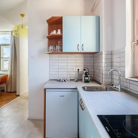 Artsy Loft Downtown 2 *